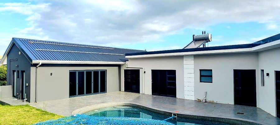 4 Bedroom Property for Sale in Blue Bend Eastern Cape